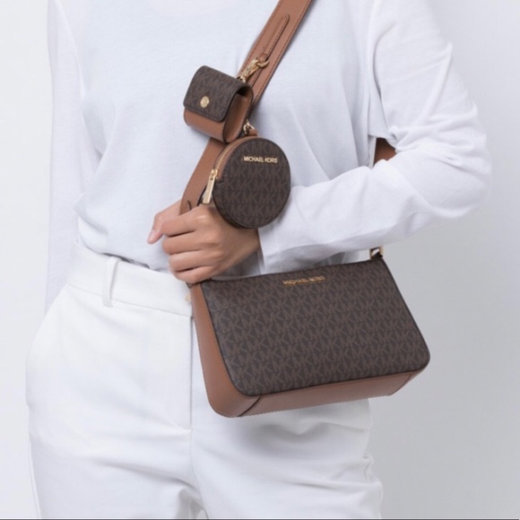 Michael Kors Jet Set Travel Crossbody w Tech Attch - Picture 16 of 16